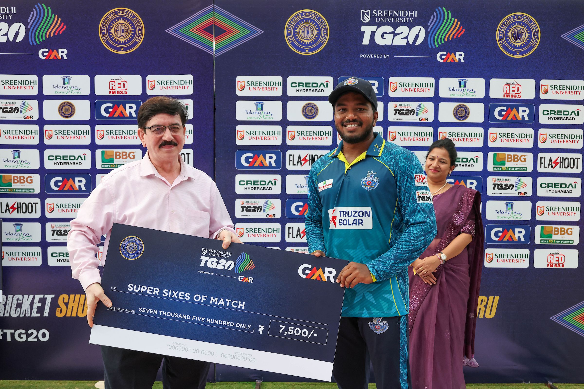 Sai Vikas Reddy of Hyderabad E-Champions receives the Super Sixes of the Match Award during the presentation of the Match 12 