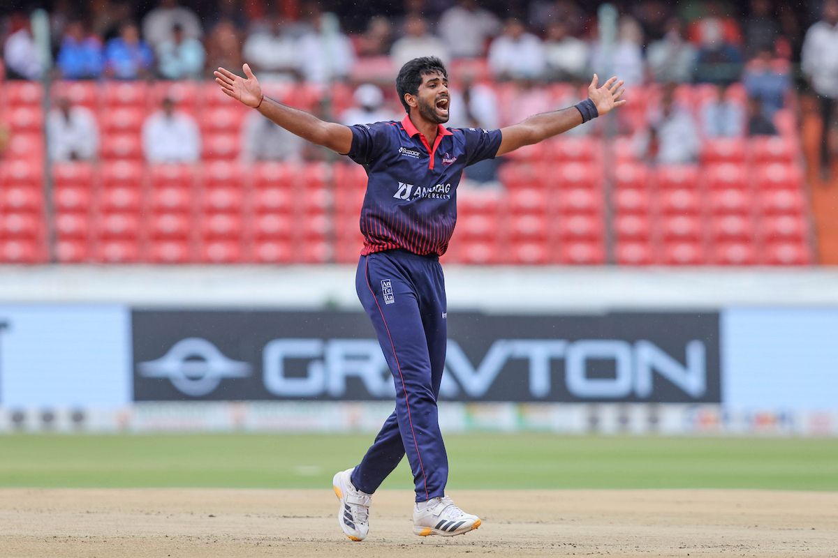 Rakshann Readdi of Anurag Nalgonda Knights
