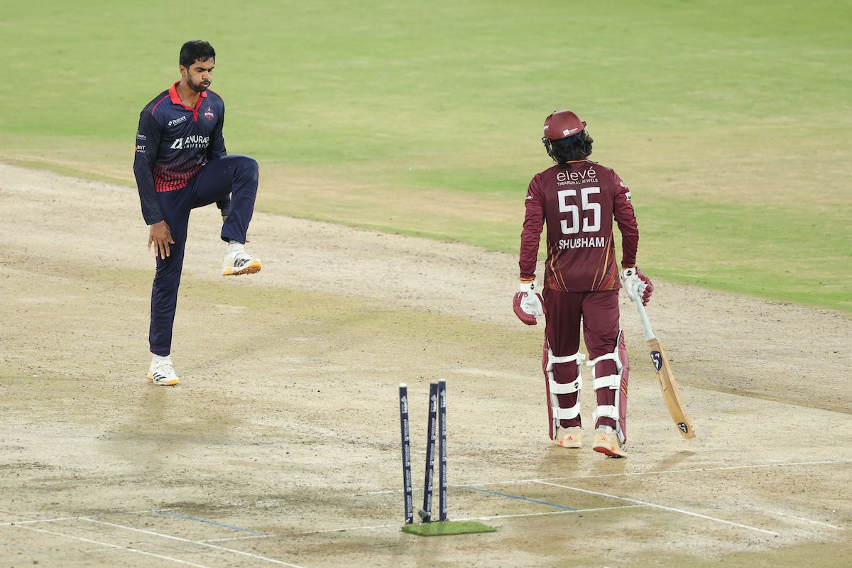 Rakshann Readdi of Anurag Nalgonda Knights celebrates the wicket of Shubham Sharma of EIPL and Eleve Karimnagar Diamonds 