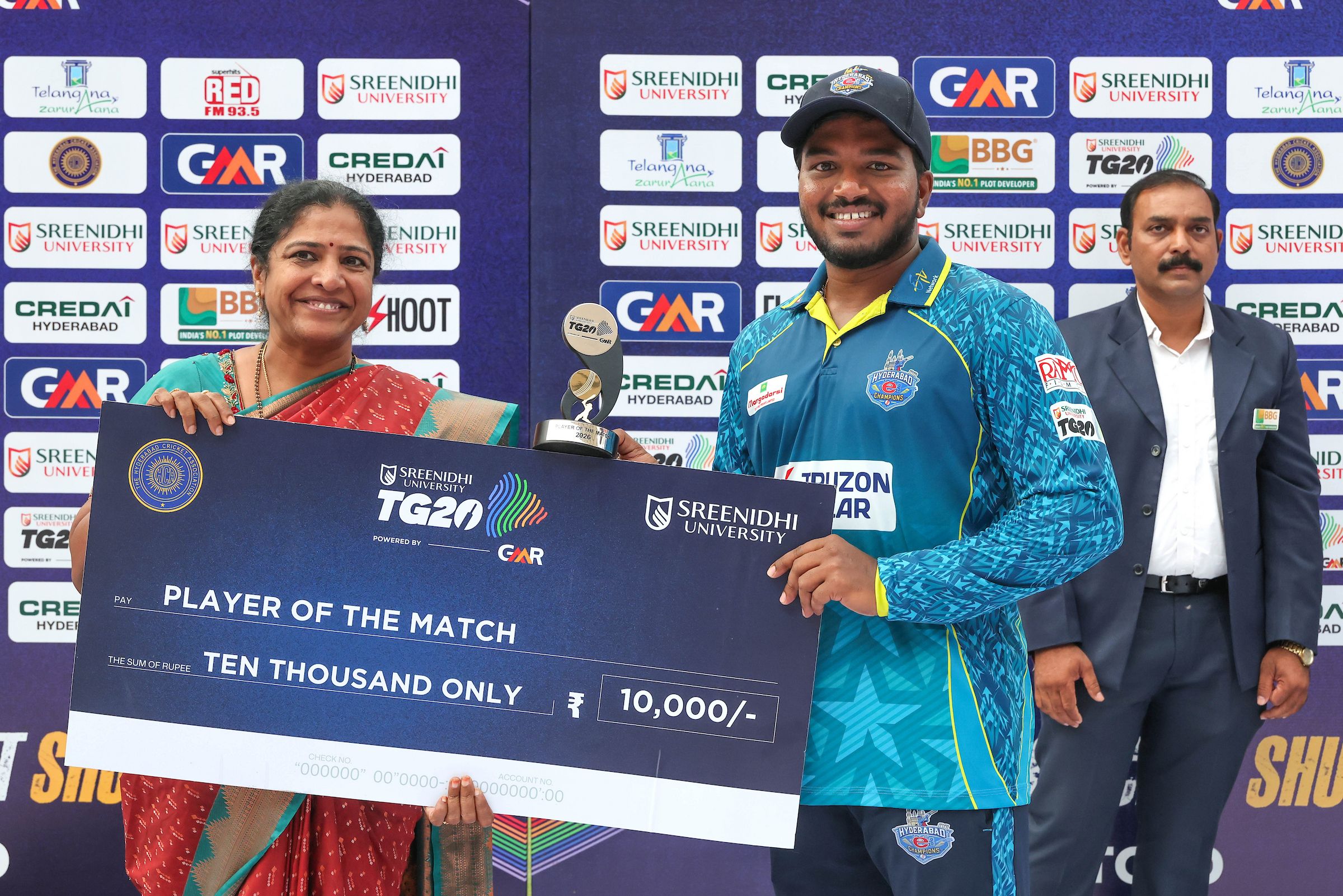 Sai Vikas Reddy of Hyderabad E-Champions receives Player of the Match Award during the presentation of the Match 12 