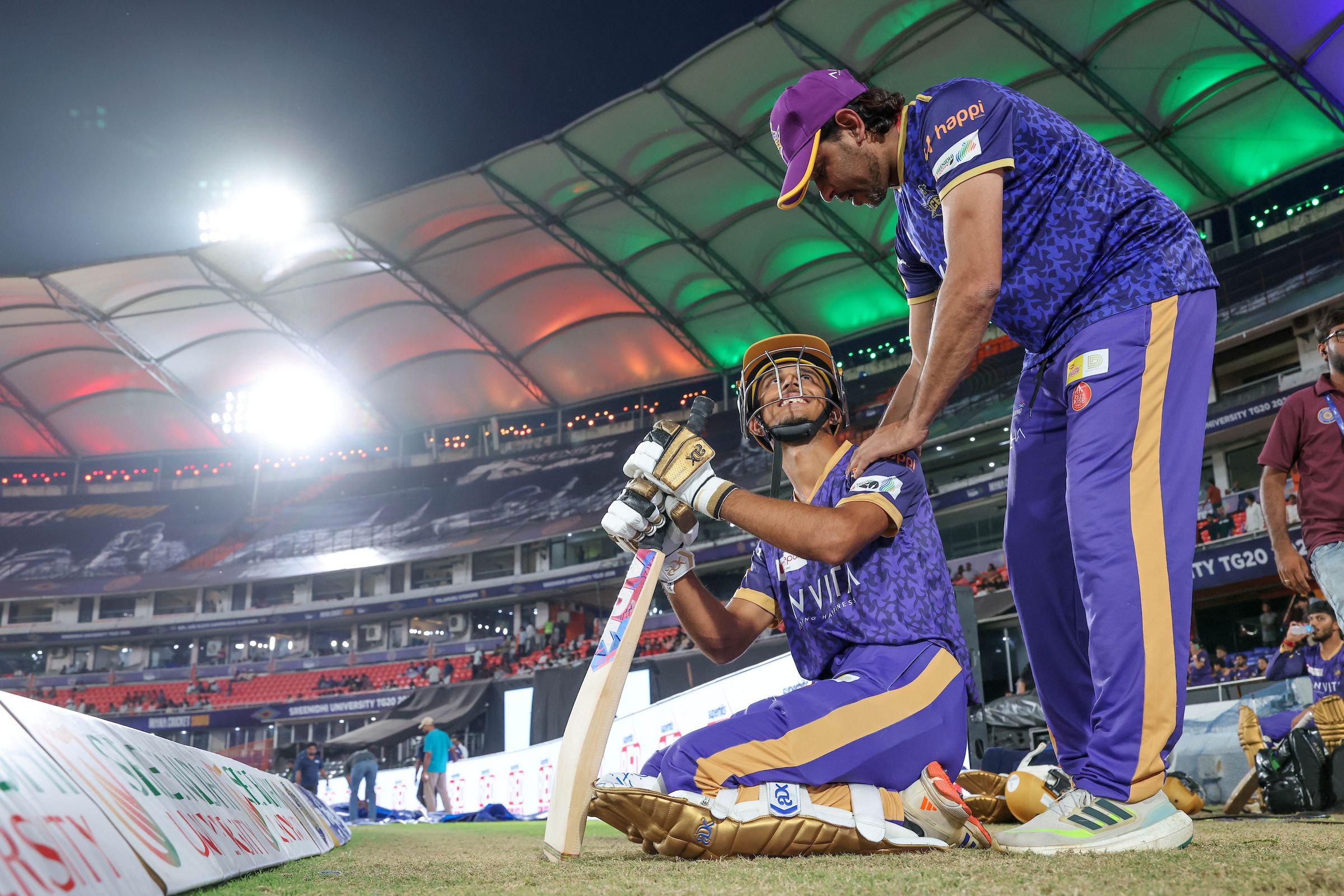 Tillakratne Dilshan with Wafi Kacchhi