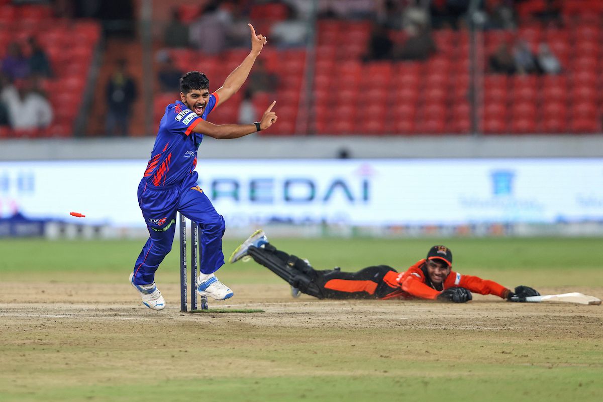 Nitin Sai Yadav of Ranga Reddy Risers celebrates the wicket of Murugan Abhishek